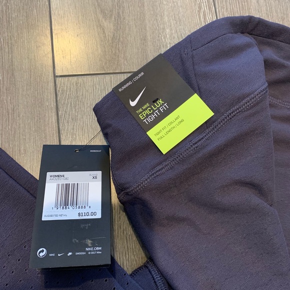 🆕-Nike Epic Lux Tight Fit (XS) - Picture 5 of 8